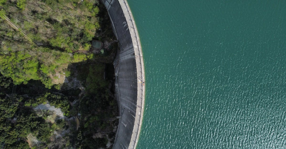 découvrez l'importance des ressources en eau, leur gestion durable et les défis liés à leur préservation pour un avenir sain et écologique. apprenez comment chaque geste compte pour protéger cette précieuse ressource.