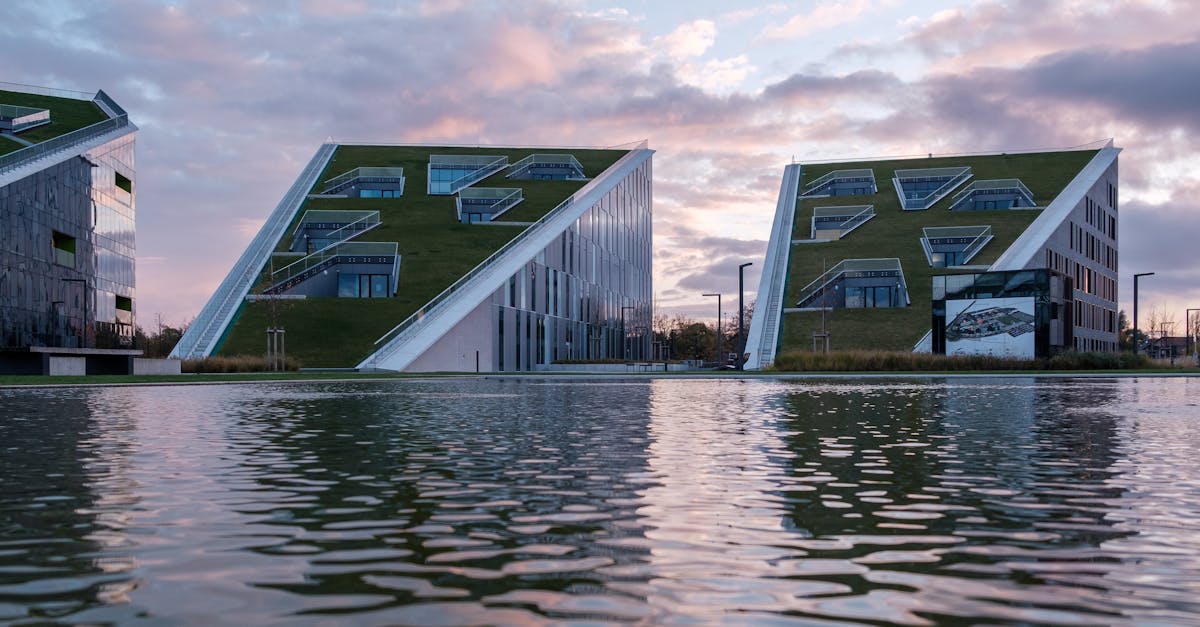 découvrez comment les bâtiments durables allient écologie et innovation pour favoriser un avenir respectueux de l'environnement. explorez les techniques et matériaux qui contribuent à une construction responsable, tout en optimisant le confort et l'efficacité énergétique.