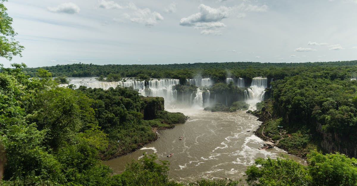 découvrez l'importance des ressources en eau, leur gestion, leur conservation et leur impact sur l'environnement et les communautés. apprenez comment protéger cette précieuse ressource vitale pour les générations futures.