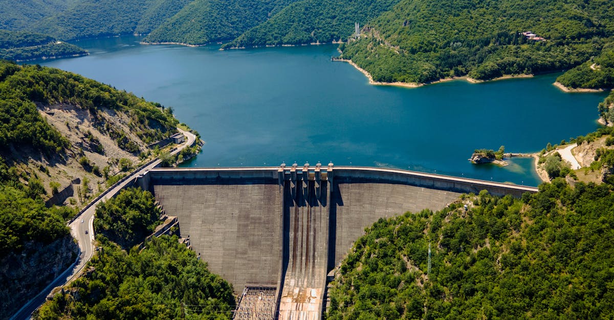 découvrez l'importance des ressources en eau, leur gestion et leur préservation pour un avenir durable. apprenez comment l'eau influence nos écosystèmes, l'agriculture et les besoins humains.